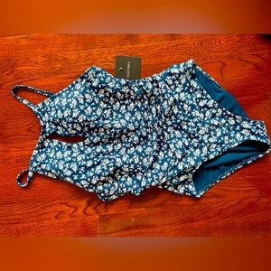 NWT Ellen Tracy one piece swimsuit, cleavage slit, blue white flowers